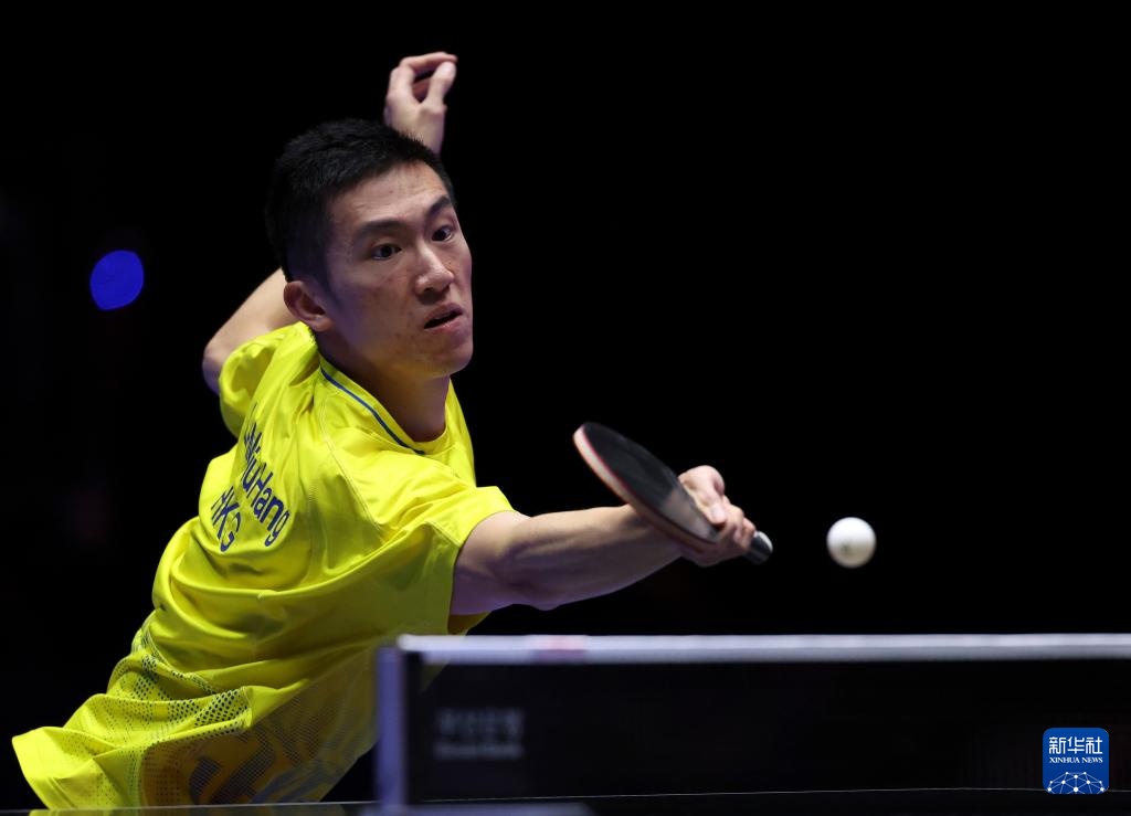 这位年轻选 这位年轻选